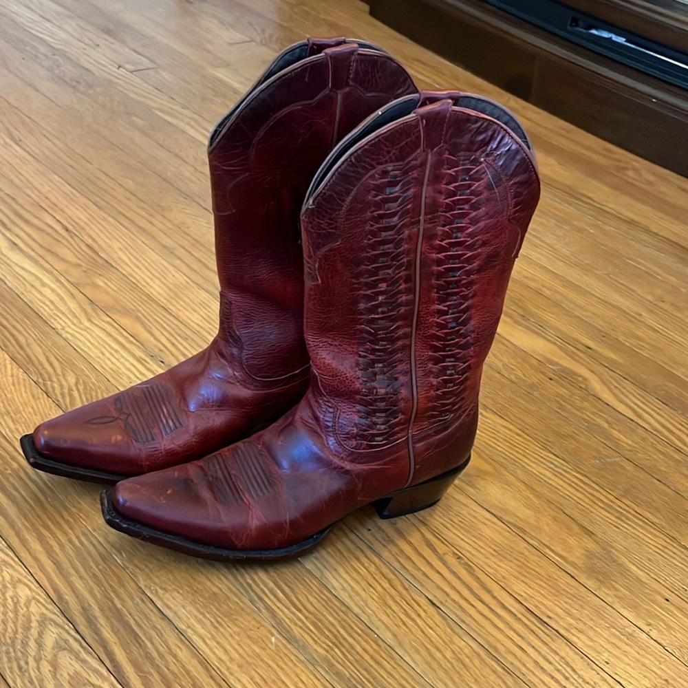 Leather red cowboy boots from Nashville. Size 9.